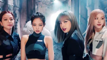 The black shirt asymmetrical héliot is a Emil of Jisoo in the clip Kill-This Love of Blackpink