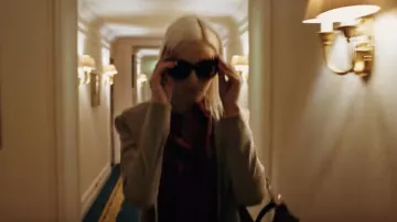 Sunglasses oversize Anna (Sasha Luss) in Anna