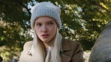 Cap grey wool worn by Anna (Sasha Luss) in Anna