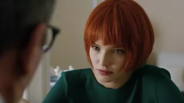 The wig redhead square worn by Anna (Sasha Luss) in Anna
