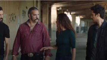 Vince  Ribbed Sweater Tee worn by Teresa Mendoza (Alice Braga) in Queen of the South (S03E12)