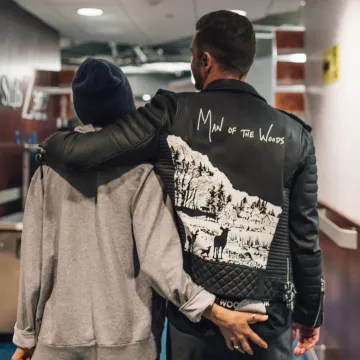 The leather jacket "Man of the hoods" of Justin Timberlake on his account Instagram @justintimberlake