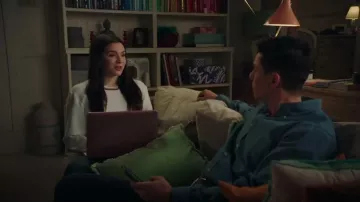 3.1 Phillip Lim Blanc Tordu Sweat-shirt porté par Jane Sloan (Katie Stevens) dans Le Gras (S02E08)