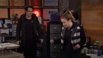 Mackage Shanty Jacket worn by Kendra Gable (Taylor Spreitler) in Kevin Can Wait (S02E08)