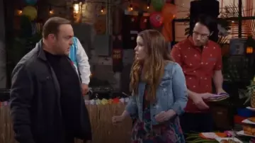 Pistola Star Spangled Cut-Off Denim Jacket worn by Kendra Gable (Taylor Spreitler) in Kevin Can Wait (S02E20)