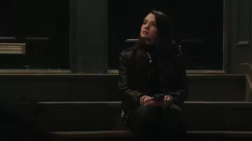 Chaqueta Varsity embellecida del entrenador usada por Jane Sloan (Katie Stevens) en The Bold Type (S02E06)