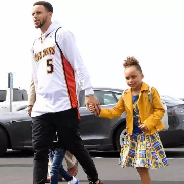 UA Enduro Cargo Pants worn by Stephen Curry on the Instagram account @stephencurry30
