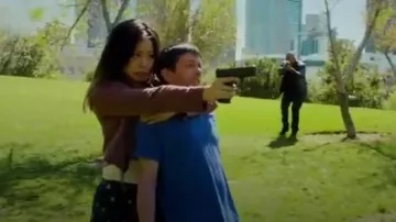 H&M Slim-fit Pants usado por Michelle Ang en NCIS: Los Angeles (S06E19)