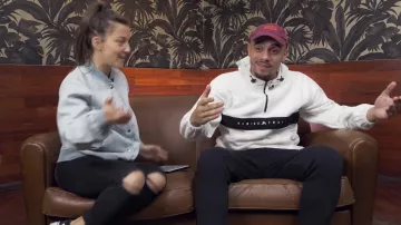 La chaqueta blanca usada por Mister V en el video de ITW de YOUTube de CAM