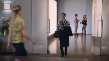 Alexander McQueen Estampado Floral Peplum Cardigan usado por Jane Sloan (Katie Stevens) en The Bold Type (S02E03)