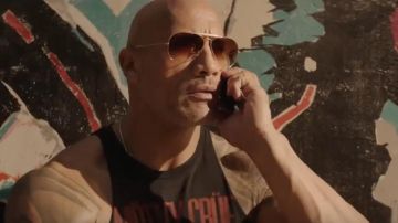 Motley Crue débardeur porté par Luke Hobbs (Dwayne Johnson) dans Fast & Furious Présente: Hobbs & Shaw