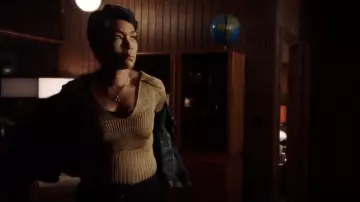 Le pull porté par Athena Grant (Angela Bassett) dans 9-1-1 S02E14