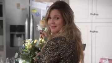 La veste à sequins portée par Sheila Hammond (Drew Barrymore) dans Santa Clarita Diet S03E10