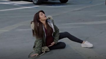 Superga Low-Top Platform Sneakers in white worn by Haley Dunphy (Sarah Hyland) in Modern Family (S10E20)