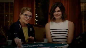 3.1 Phillip Lim Mélange de Laine Tricot Couches Shell porté par Heather (Betsy Brandt) dans la Vie en Morceaux (à l'S03E01)