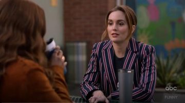 Aviator Nation Bolt Crew Tee Shirt worn by Angie D'Amato (Leighton Meester) in Single Parents (S01E21)