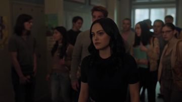 Le pull noir à nœud Kate Spade de Veronica Lodge (Camila Mendes) dans Riverdale S03E18