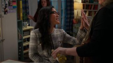 Alexander Wang Vérifié avant de la cravate Veste portée par Doris (Ali Wong) dans American Housewife (S03E17)