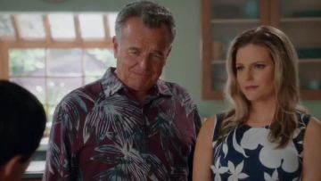 A Pea In The Pod Taylor Tile Print Vestido de maternidad sin mangas usado por Honey (Chelsey Crisp) en Fresh Off the Boat (S05E22)