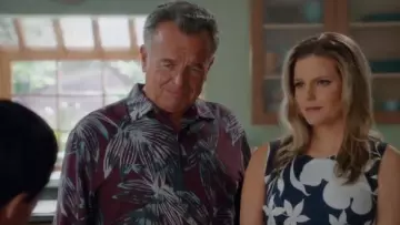 A Pea In The Pod Taylor Tile Print Sleeveless Maternity Dress worn by Honey (Chelsey Crisp) in Fresh Off the Boat (S05E22)