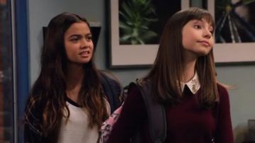 Ted Baker London Suzaine Layered Sweater worn by Molly Thompson (Lauren Lindsey Donzis) in No Good Nick (S01E01)