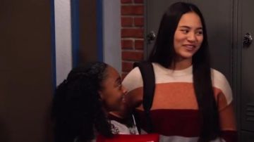 Madewell Crofton Striped Pullover Sweater in Coziest Yarn worn by Xuan (Tiana Le) in No Good Nick (S01E04)