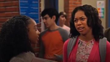 Ted Baker London Evaai Serenity Fitted Tee worn by Becky (Kyla Drew) in No Good Nick (S01E07)