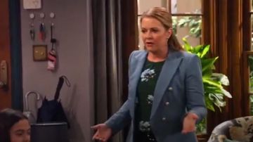 Veronica Beard Caden Denim Dickey Jacket worn by Liz (Melissa Joan Hart) in No Good Nick (S01E09)