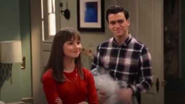 Modcloth Charter School Pullover Sweater worn by Molly Thompson (Lauren Lindsey Donzis) in No Good Nick (S01E10)