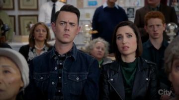 Iro Ashville Leather Moto Jacket usado por Jen (Zoe Lister-Jones) en Life in Pieces (S03E09)