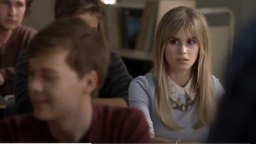 Ted Baker Currie Lace Collar Tunic usada por Brooke Maddox (Carlson Young) en Scream (S01E02)