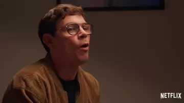 The Bomber jacket in Brown suede from Ryan in Special (S01E03)