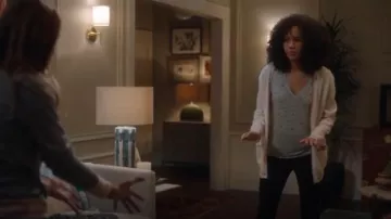Rails Cara Star Print Tee worn by Allison Adams (Jasmin Savoy Brown) in For The People (S02E05)