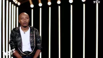 The K-Way camouflage worn by Soprano in The Voice : the most beautiful voice of the 20 April 2019