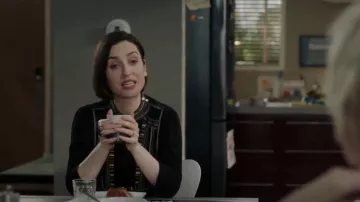 Isabel Marant Étoile Cerza Blusa usada por Jen (Zoe Lister-Jones) en Life in Pieces (S03E14)