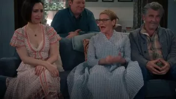 Vestido de Ulla Johnson Ambra usado por Jen (Zoe Lister-Jones) en Life in Pieces (S03E15)