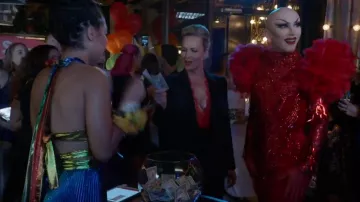 Alexander McQueen Sarabande Lace Box Jacket usado por Jacqueline Carlyle (Melora Hardin) en The Bold Type (S03E02)