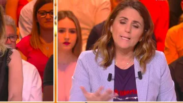 The tee shirt French Freedom of Valerie Bénaïm in It is that of the tv !the 23.04.2019