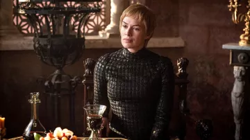 Cersei Lannister's (Lena Headey) black armor as seen in Game of Thrones S07E06