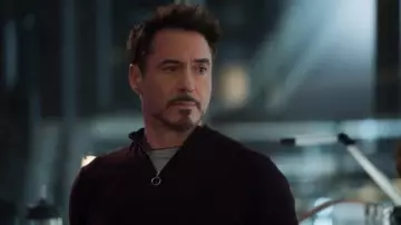 Suéter con cremallera usado por Tony Stark / Iron Man (Robert Downey Jr.) en Avengers: Age of Ultron