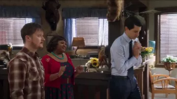 ModCloth A-Line Dress with Pockets and Heart Appliques usado por Anne Flatch (Sherri Shepherd) en Trial & Error (S02E02)