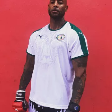 The white jersey Puma Senegal carried by Booba on his account Instagram @Boobaofficial