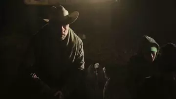 Trajes originales de caravana migrante (manta / jeans / cinturón / botas) usados por Alejandro (Benicio Del Toro) en Sicario: Día del Soldado