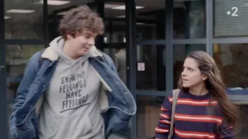 Le pull à rayures de Léa (Marthe Fieschi) dans Un si grand soleil (S01E153)