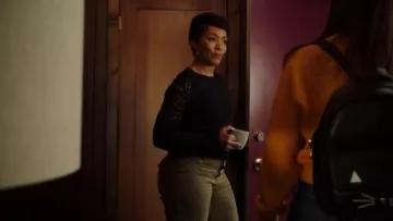 Théorie Crochet Crewneck Pull porté par Athena Subvention (Angela Bassett) dans le 9-1-1 (S02E15)