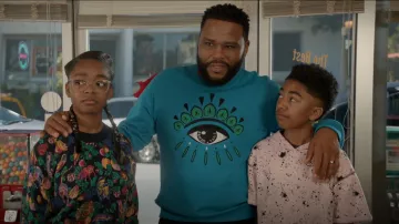 Kenzo Œil Sweat-shirt porté par Andre "Dre' Johnson (Diane Johnson) black-ish (S05E20)
