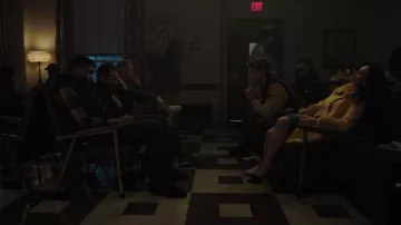 Le manteau jaune Kate Spade de Veronica Lodge (Camila Mendes) dans Riverdale (S03E19)