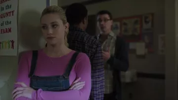 La salopette en jean Free People de Betty Cooper (Lili Reinhart) dans Riverdale (S03E19)