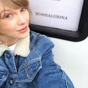 The jean jacket stuffed with Taylor Swift on her account Instagram @taylorswift