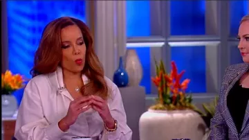 Jacquemus La Chemise Belem shirt porté par Sunny Hostin sur Le point de Vue le 20 Mars 2019